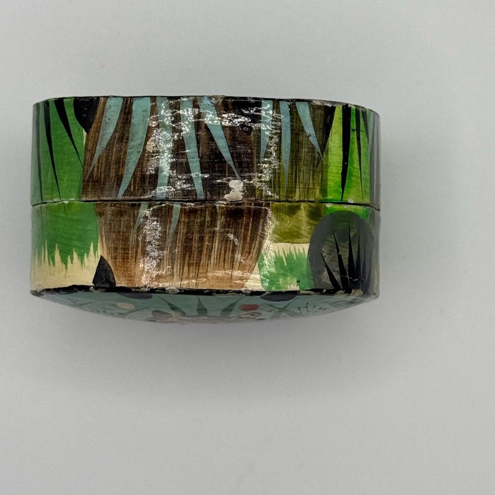 Hand-Painted Cat Decorative Trinket box. Jewelry box. Small. Very adorable. - Picture 7 of 8